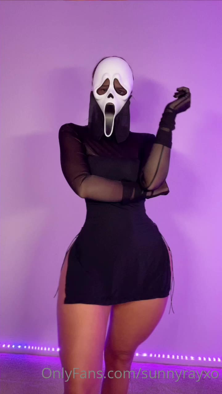 sunnyrayxo footjob