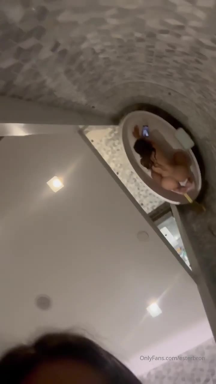 esterbron booty