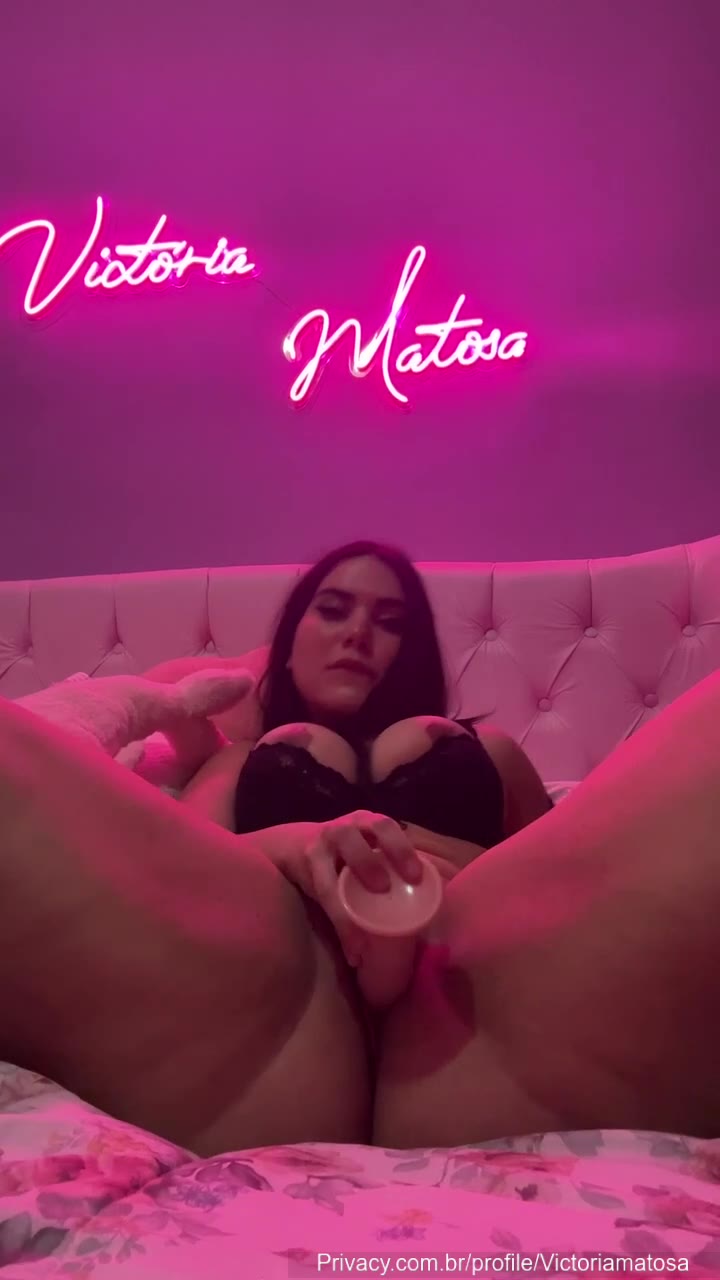 victoria matosa nua