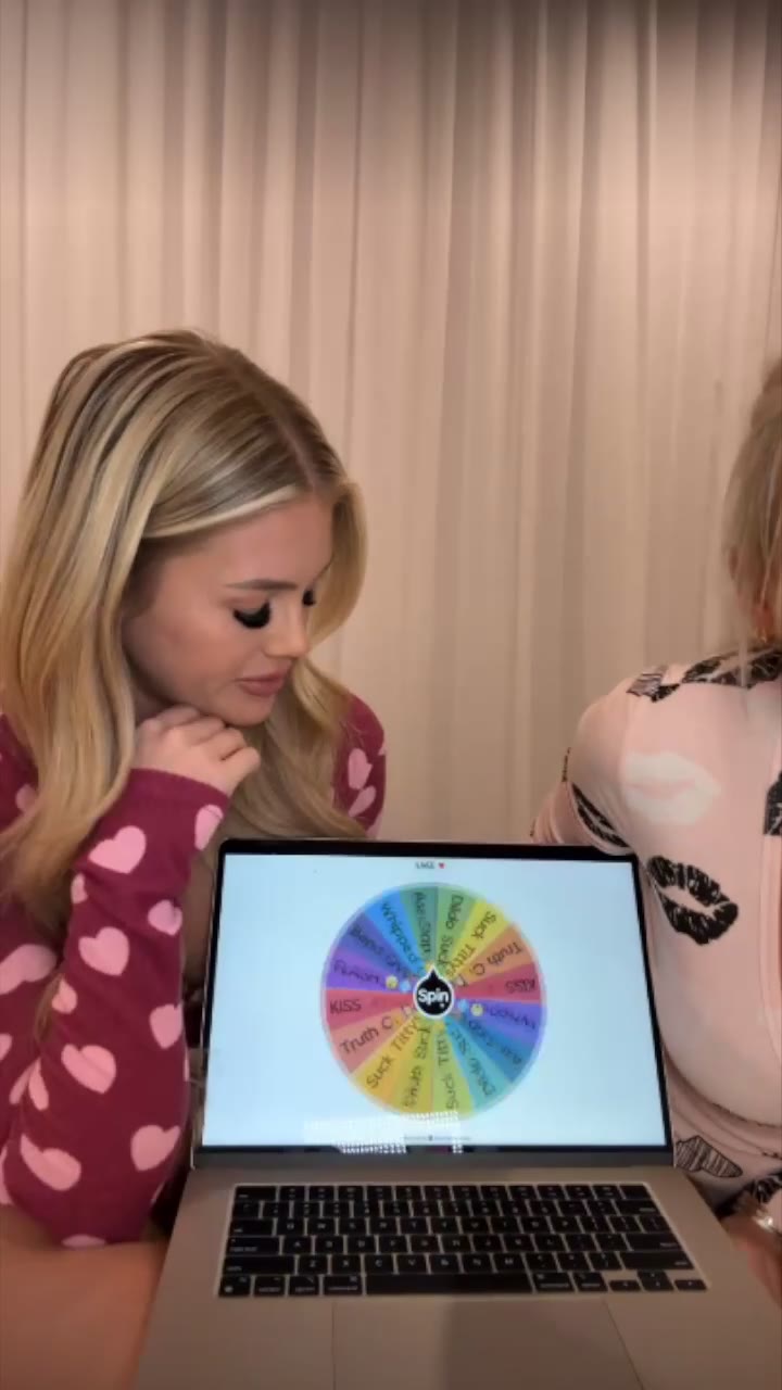 scarlettkissesxo leaked