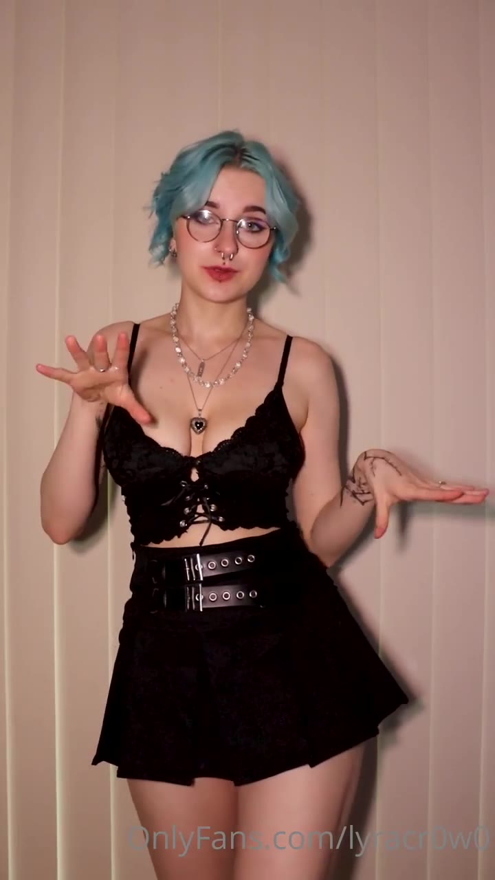 lyra crowo naked