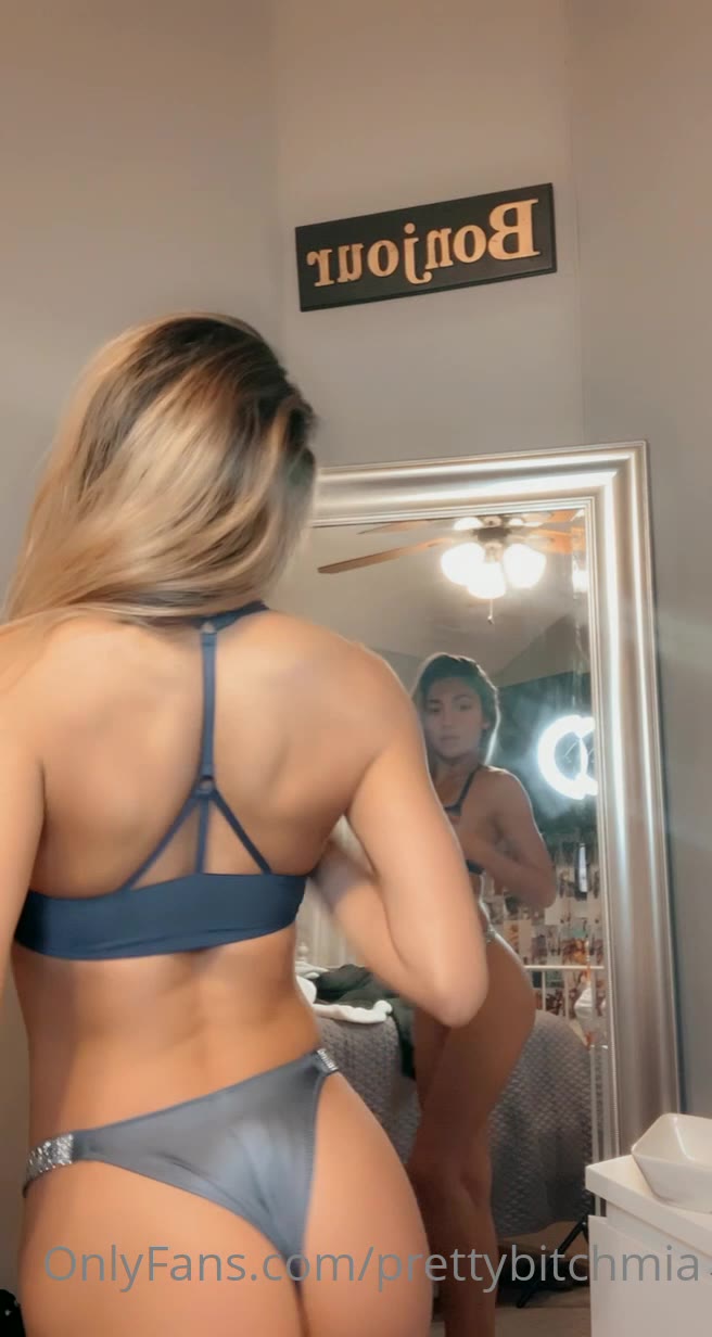 prettybitchmia masturbate
