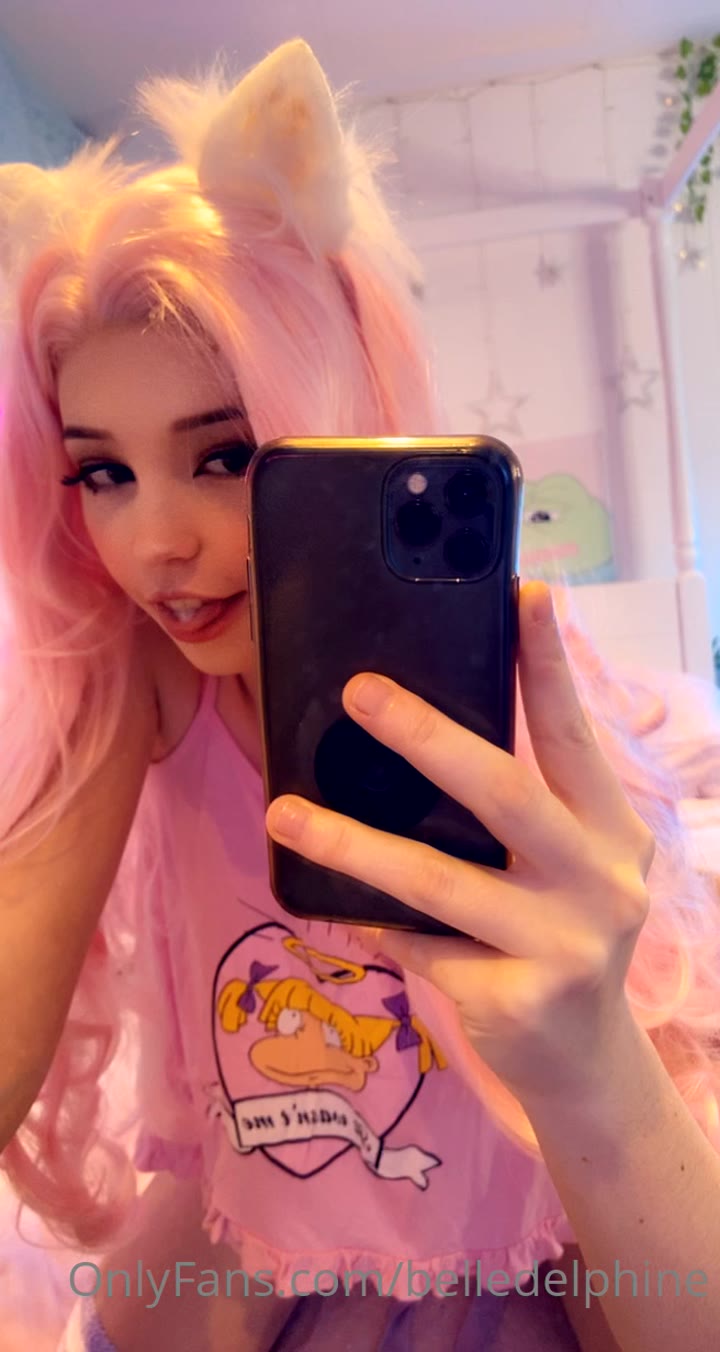 belle delphine pussy