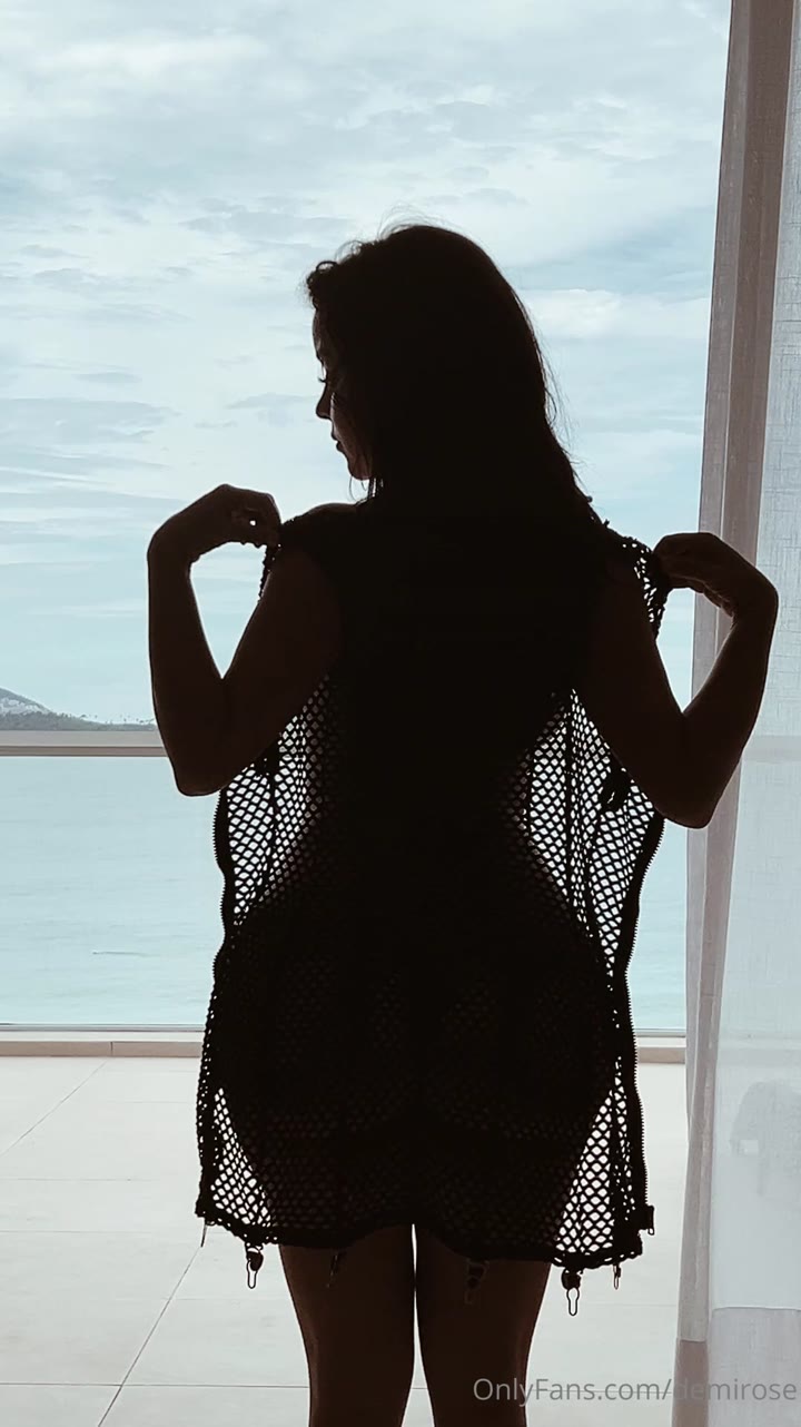 https://onlyfans.com/demirose