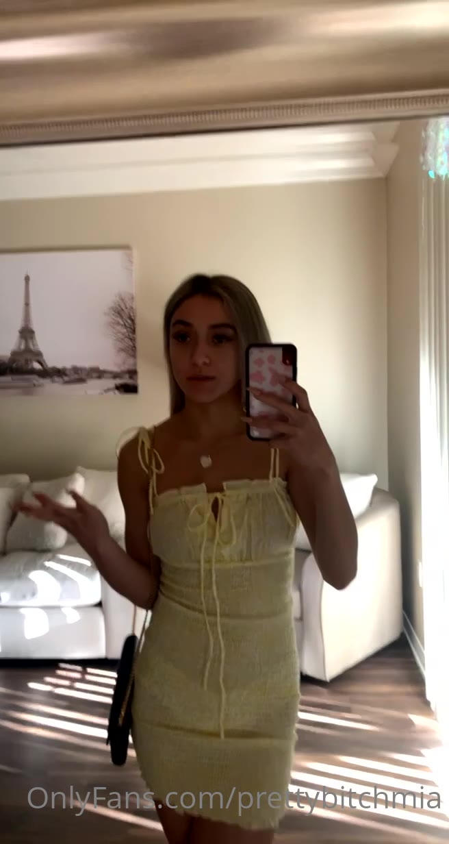 prettybitchmia anal