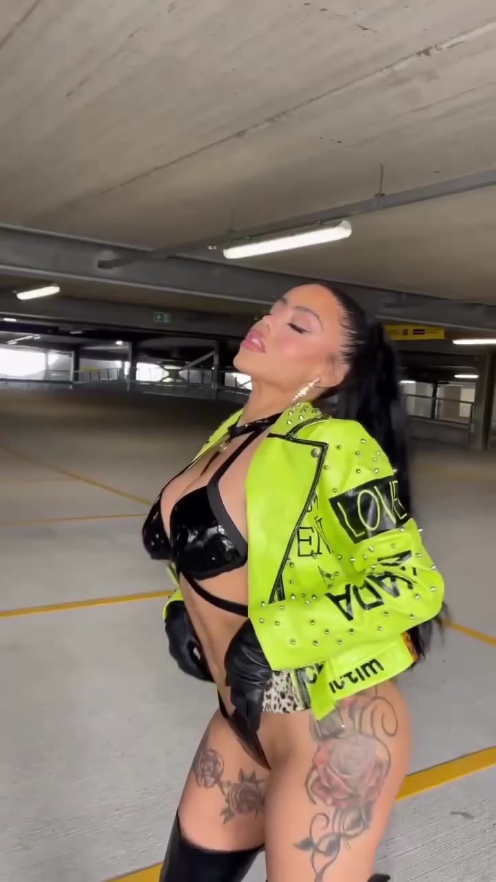 reddit chloe saxon