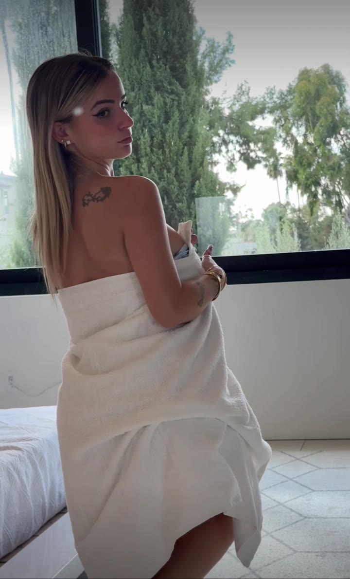 kaitlyn krems nude