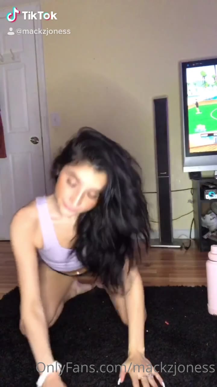 mackenzie.jones anal