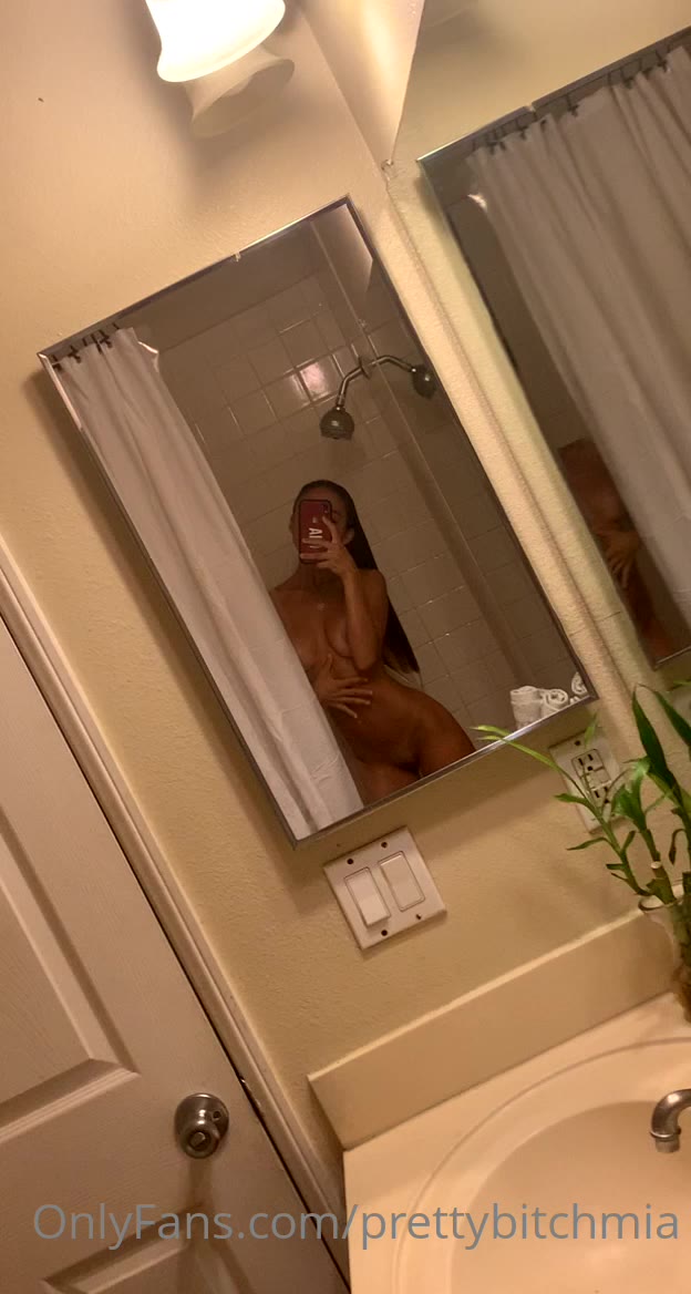 Prettybitchmia onlyfans porn leak 10