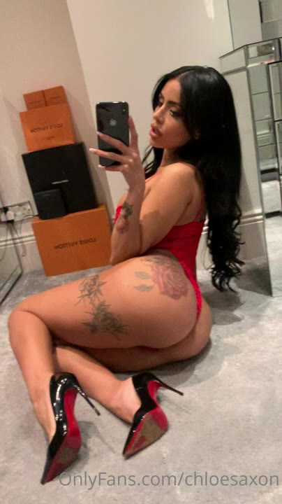 chloe saxon erome
