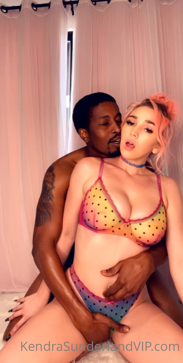 kendra sunderland meets mandingo