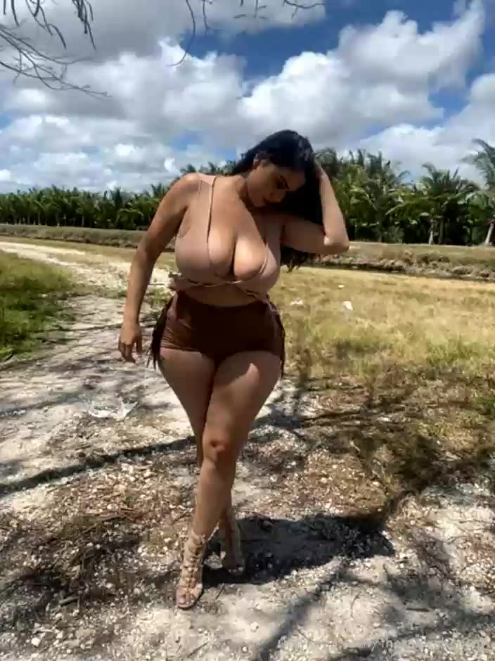 rebecca sm00ches nudes