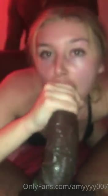 amyyyy007 swallow