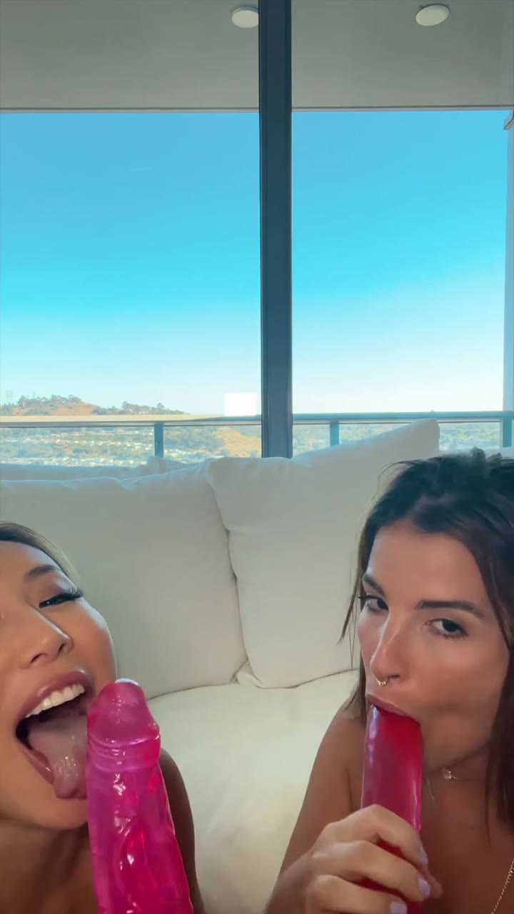 mask on jerk off lasirena69