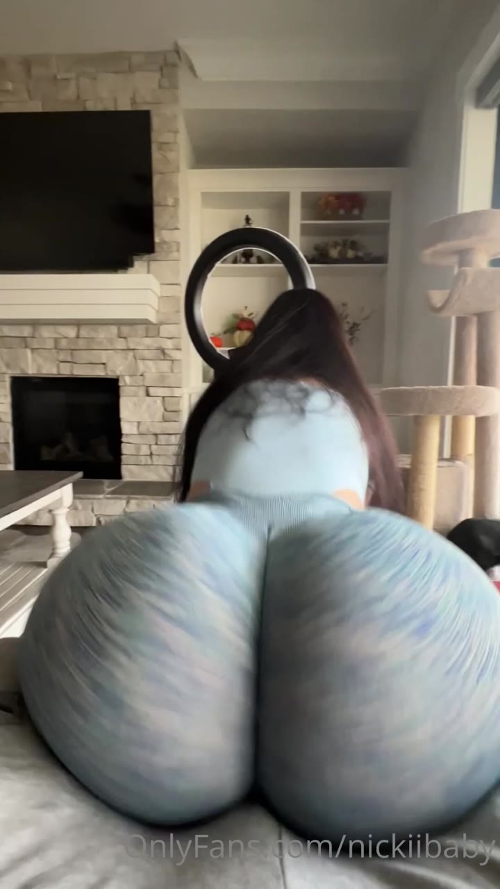 nickiibaby twerking