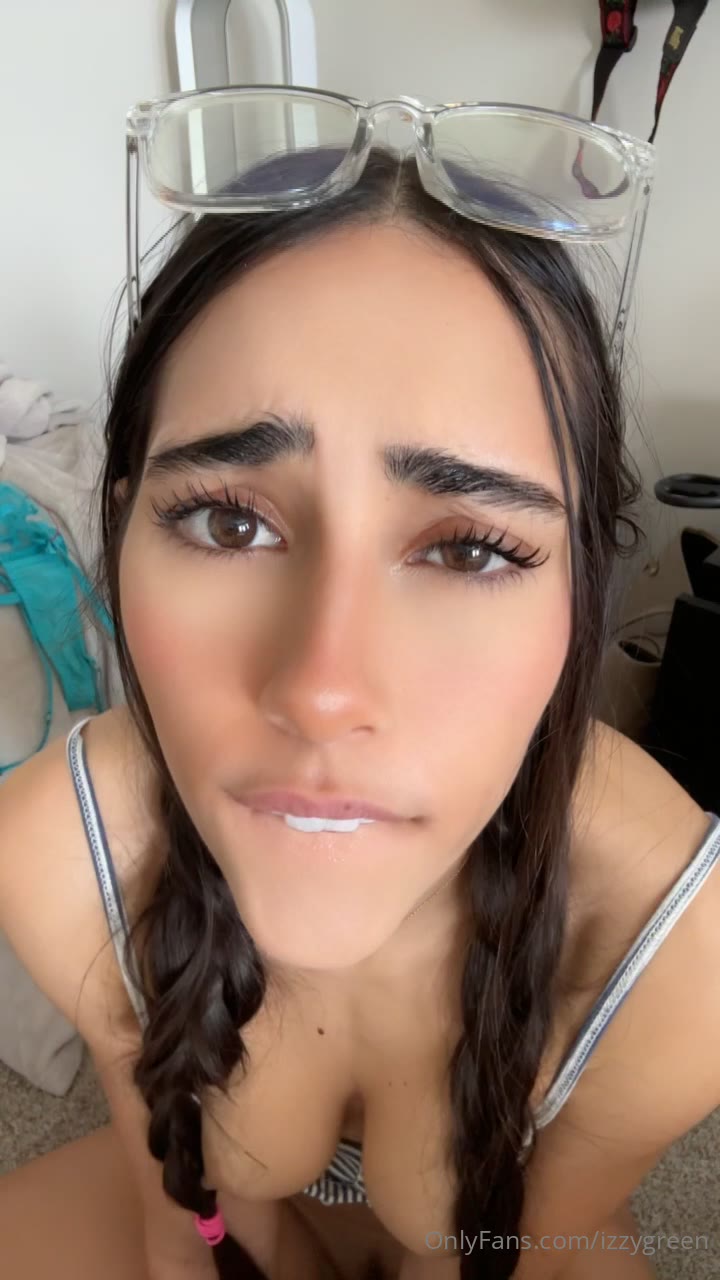 izzy green pussy