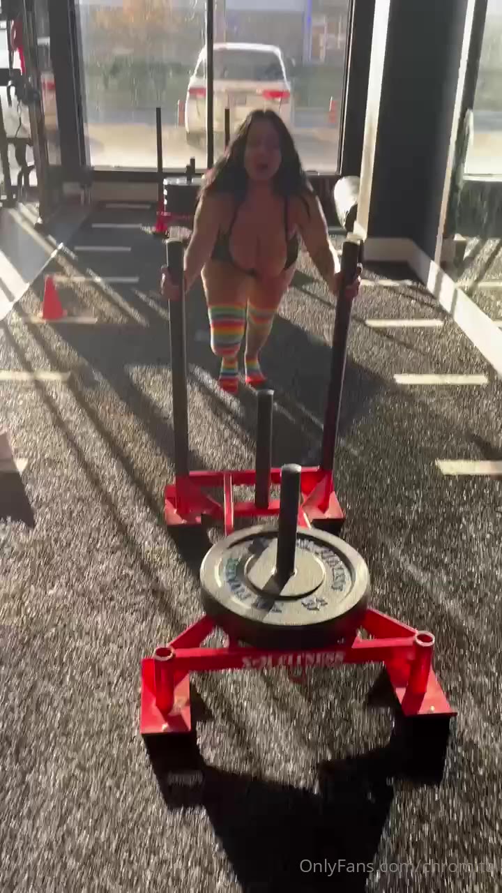 chromazz boobs