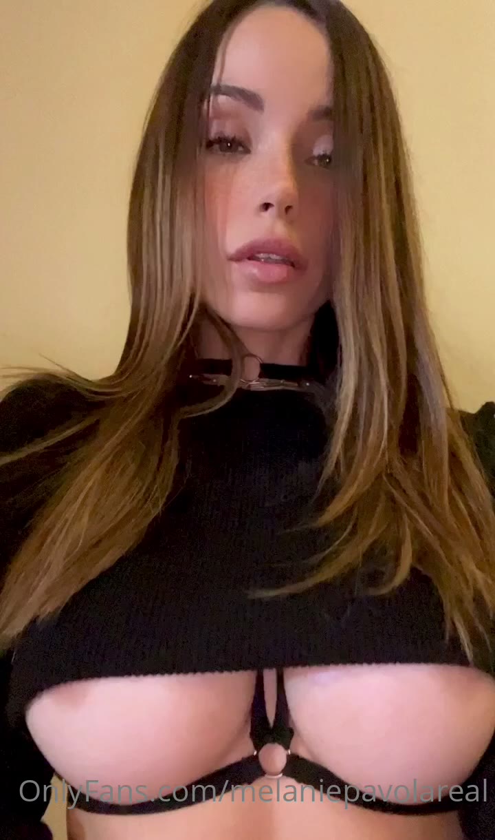 melanie pavola boobs