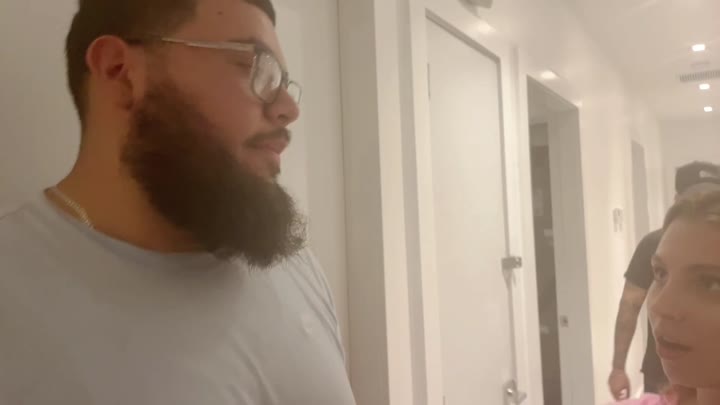 kjanecaron kiss or slap