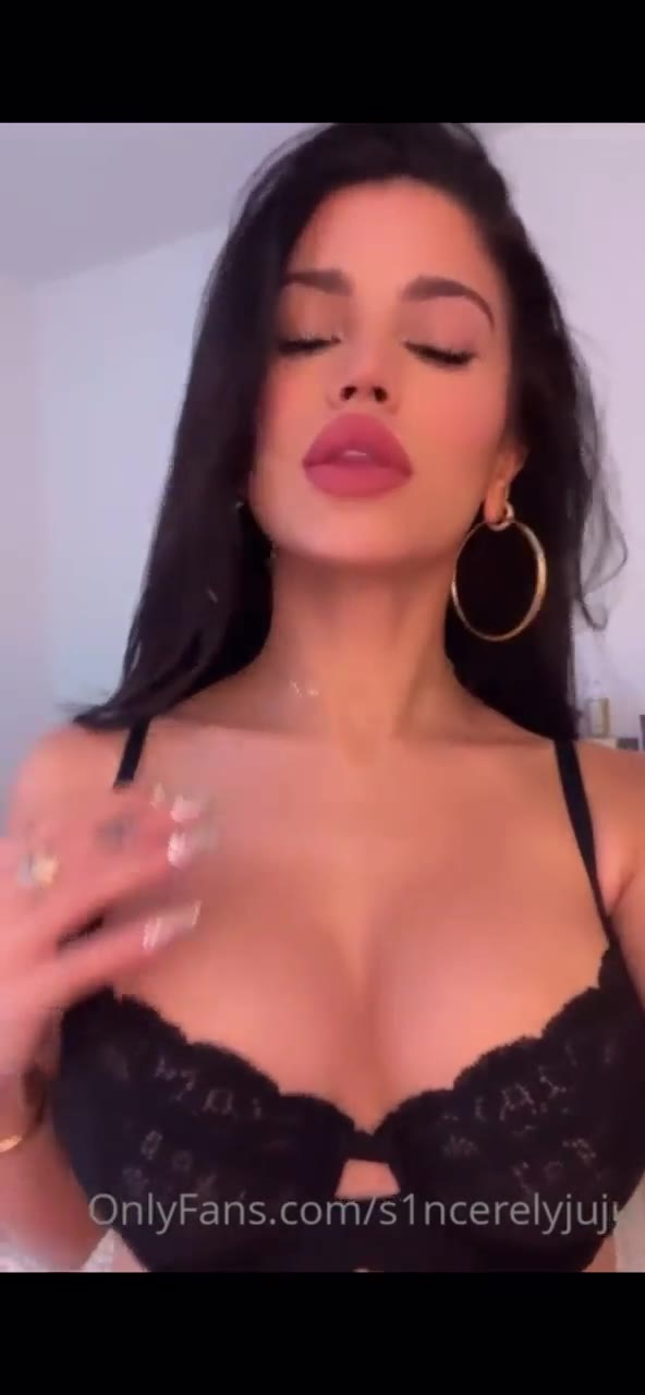 sincerelyjuju hot