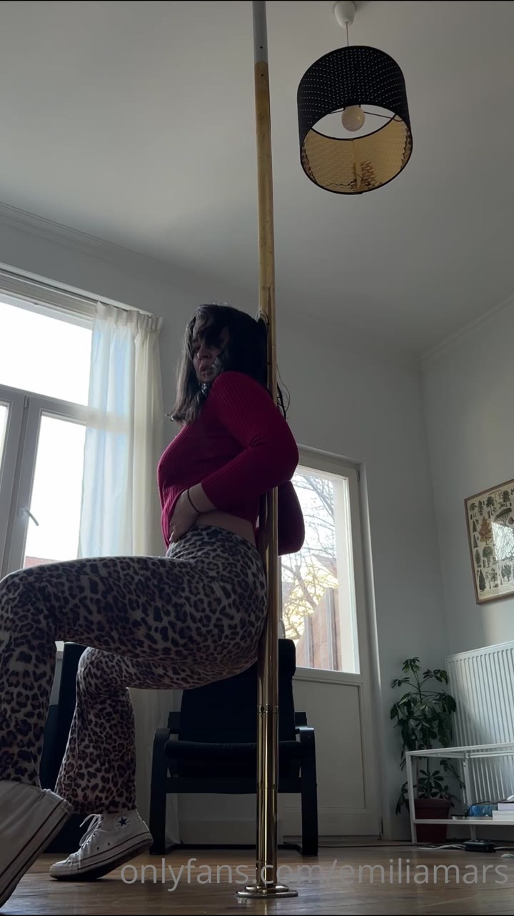 sexy bitch Brunette Emiliamars of leak Video Sensational
