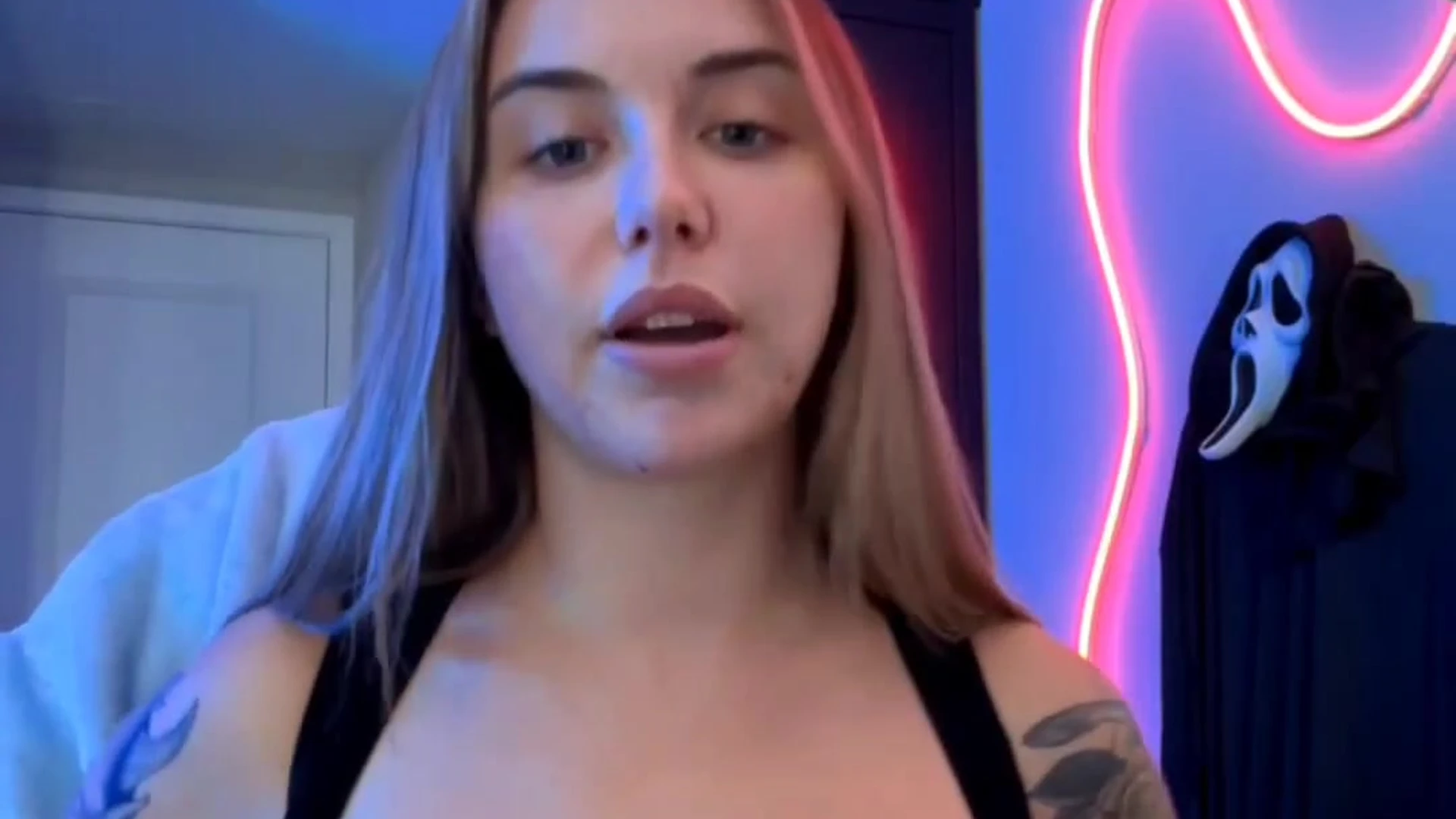 Exposed sexy slut blonde Caserenn Onlyfans Leak