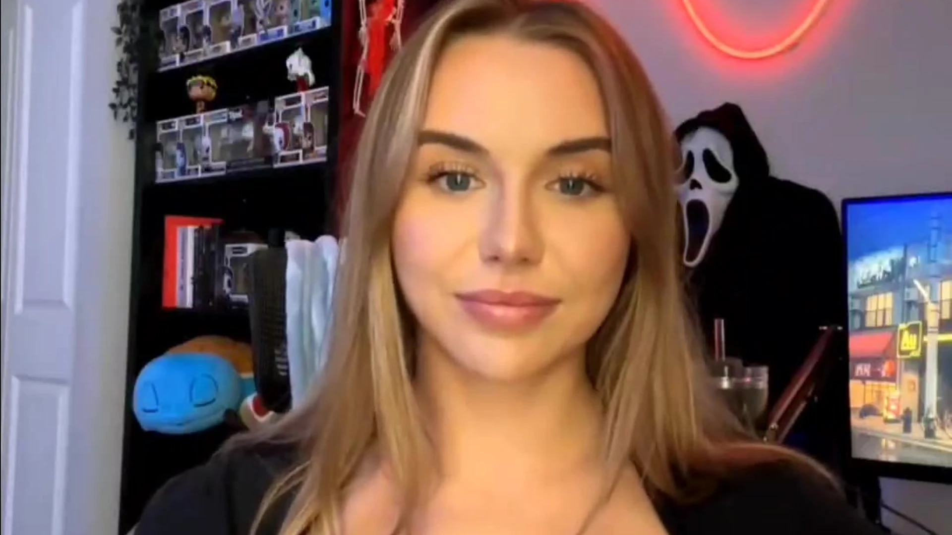 Epic fuckdoll petite Caserenn sextape