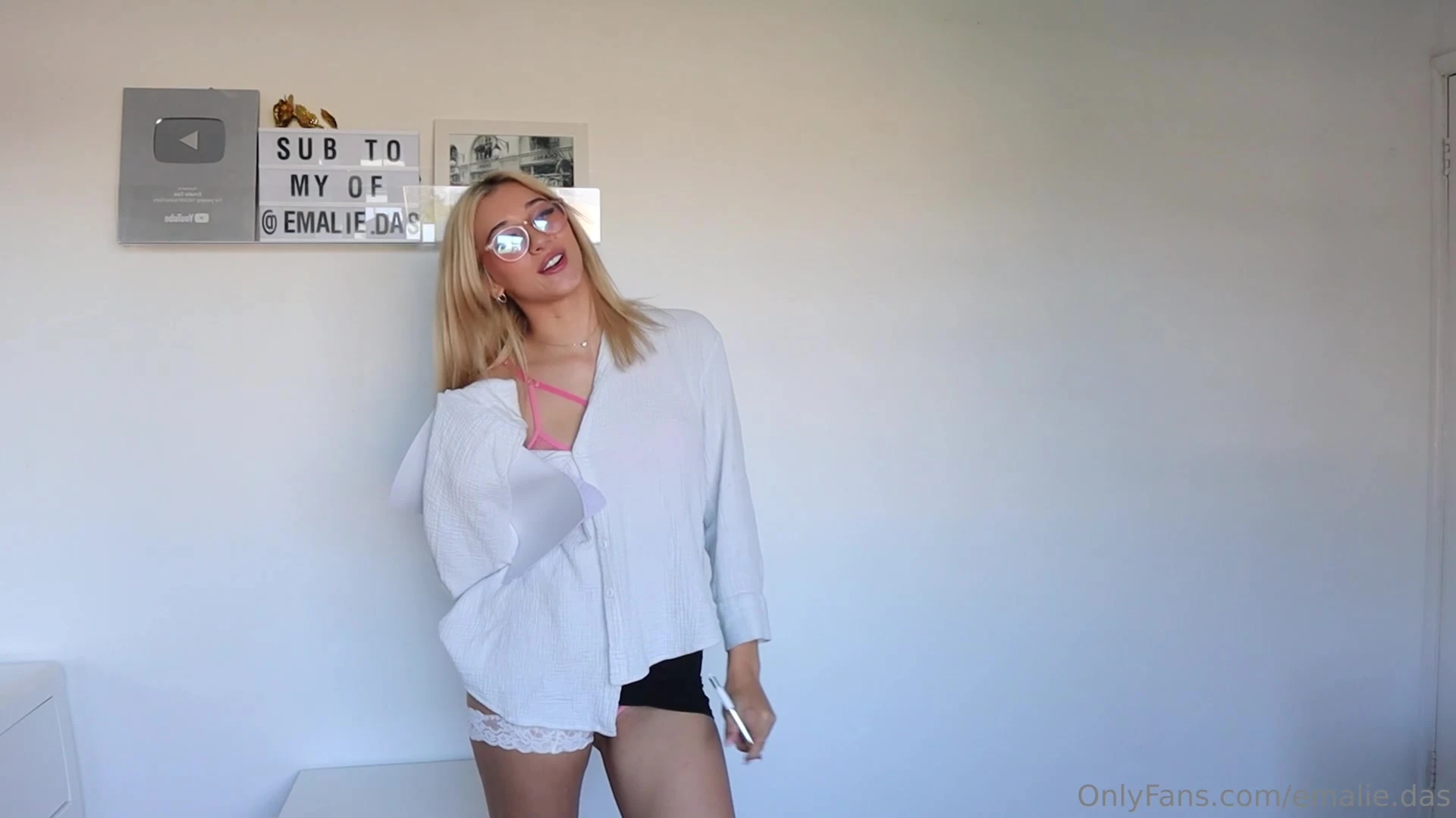 Exposed thick Emalie Das Nude leak
