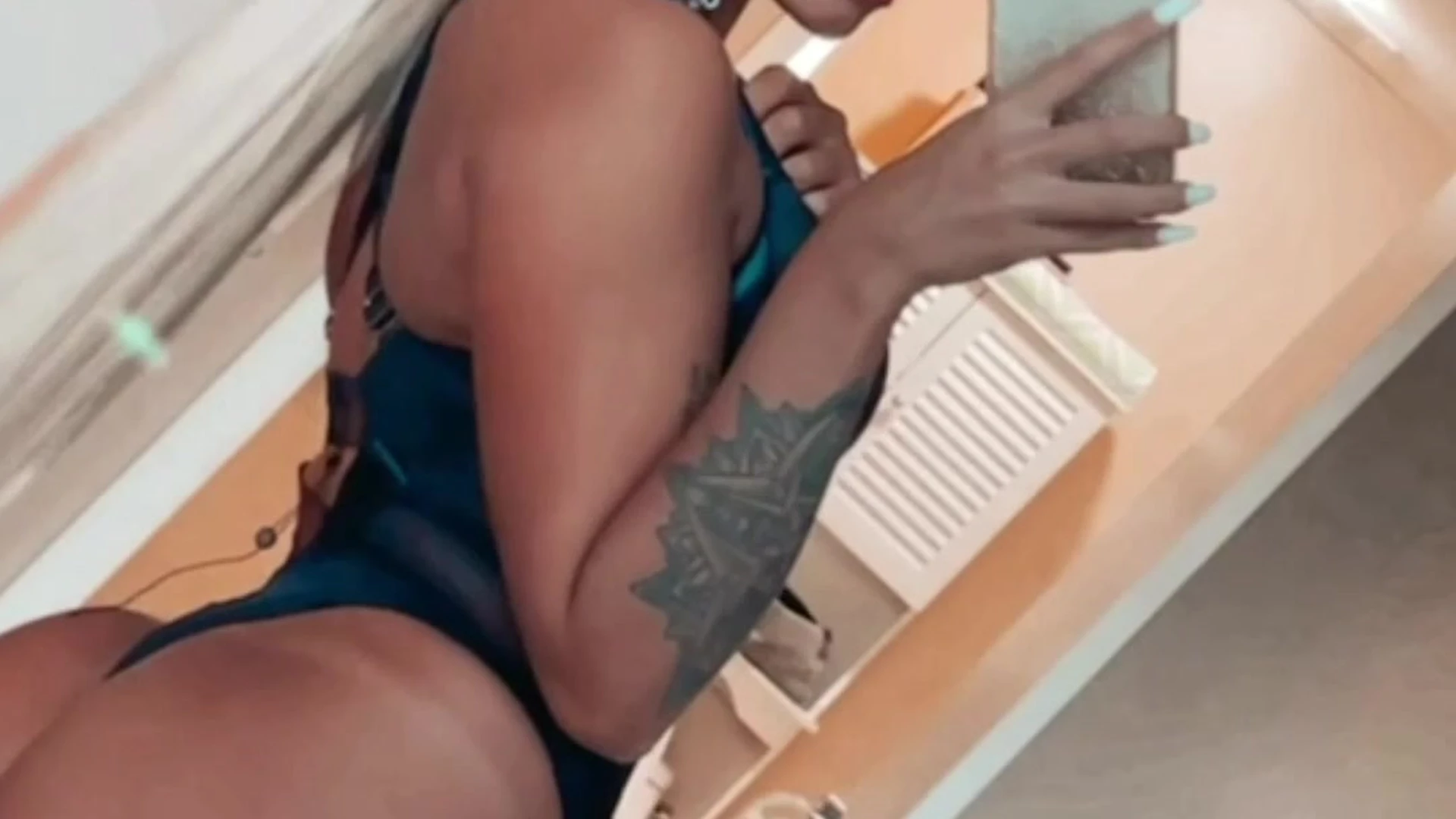 Latina Agusanon nude