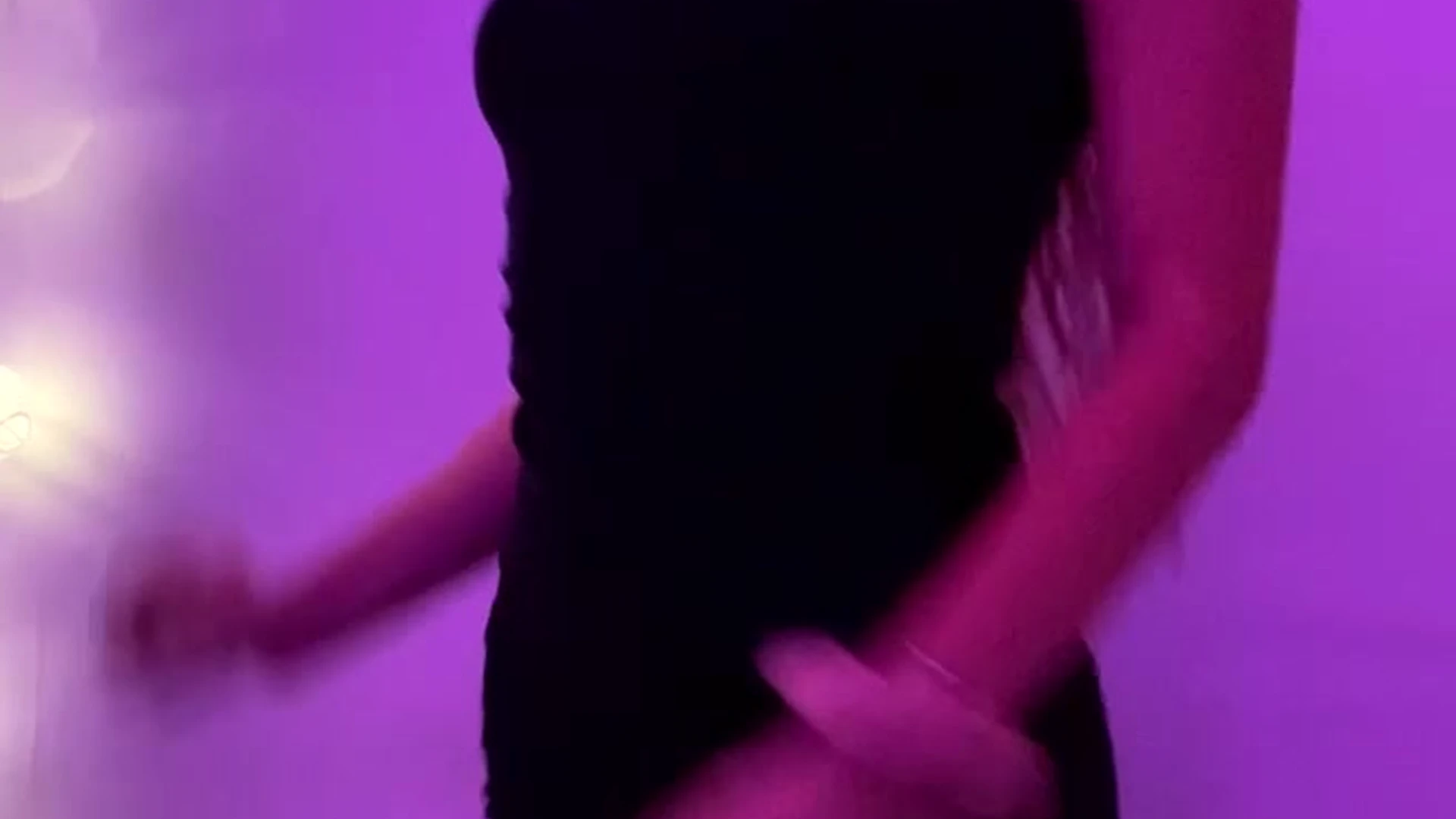 Babe Sweating Petite Glitterati porn