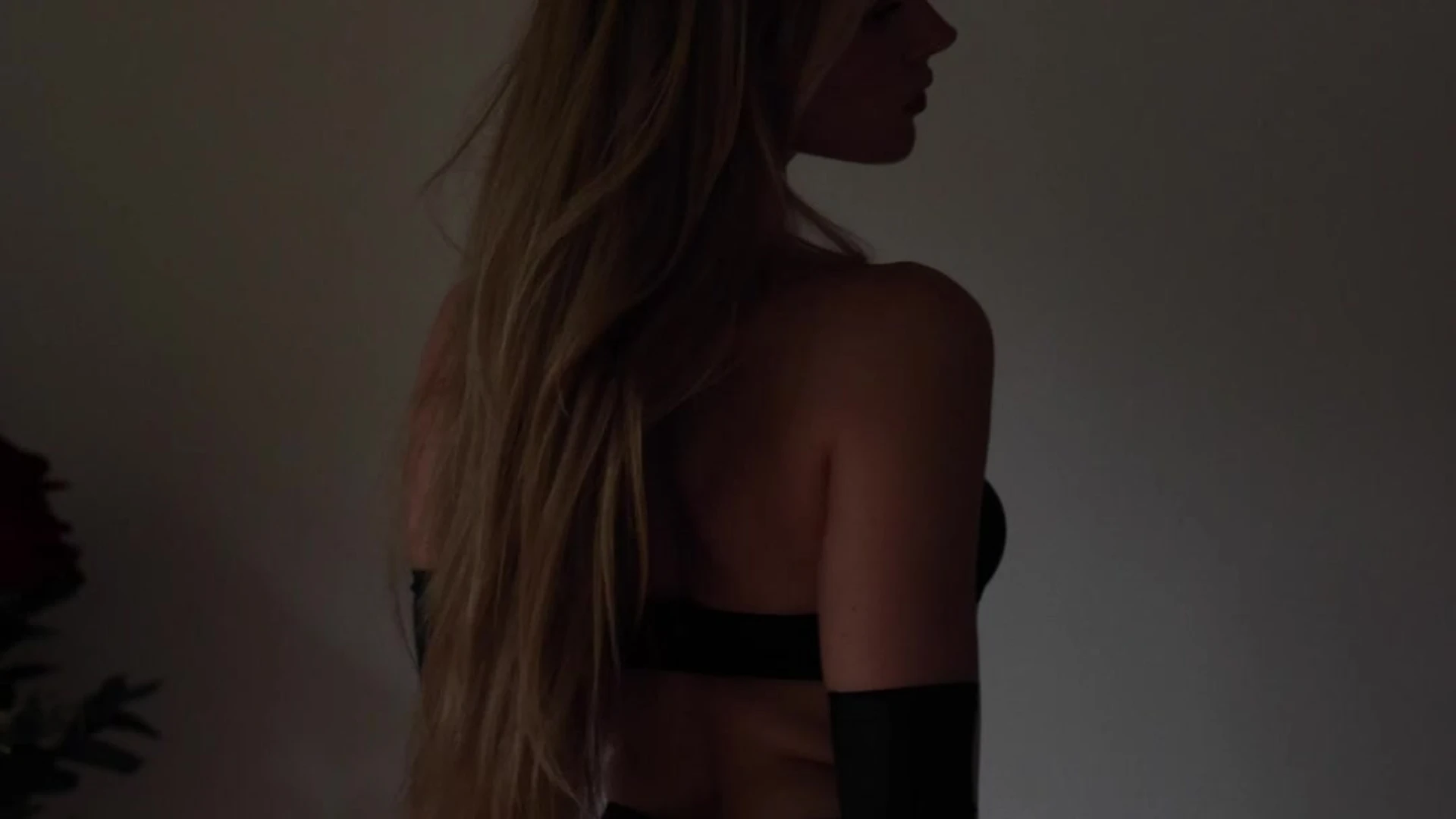 Exposed Ambitious Blonde Caroline Zalog nude video full