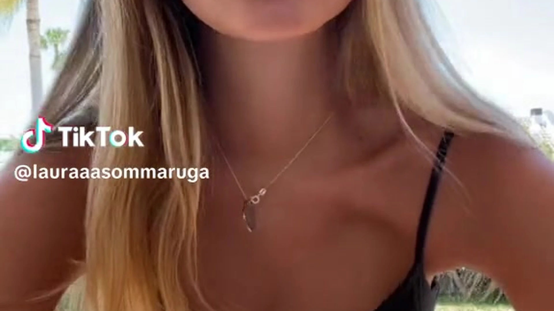 Big Natural Tits Laura Sommaruga camgirl