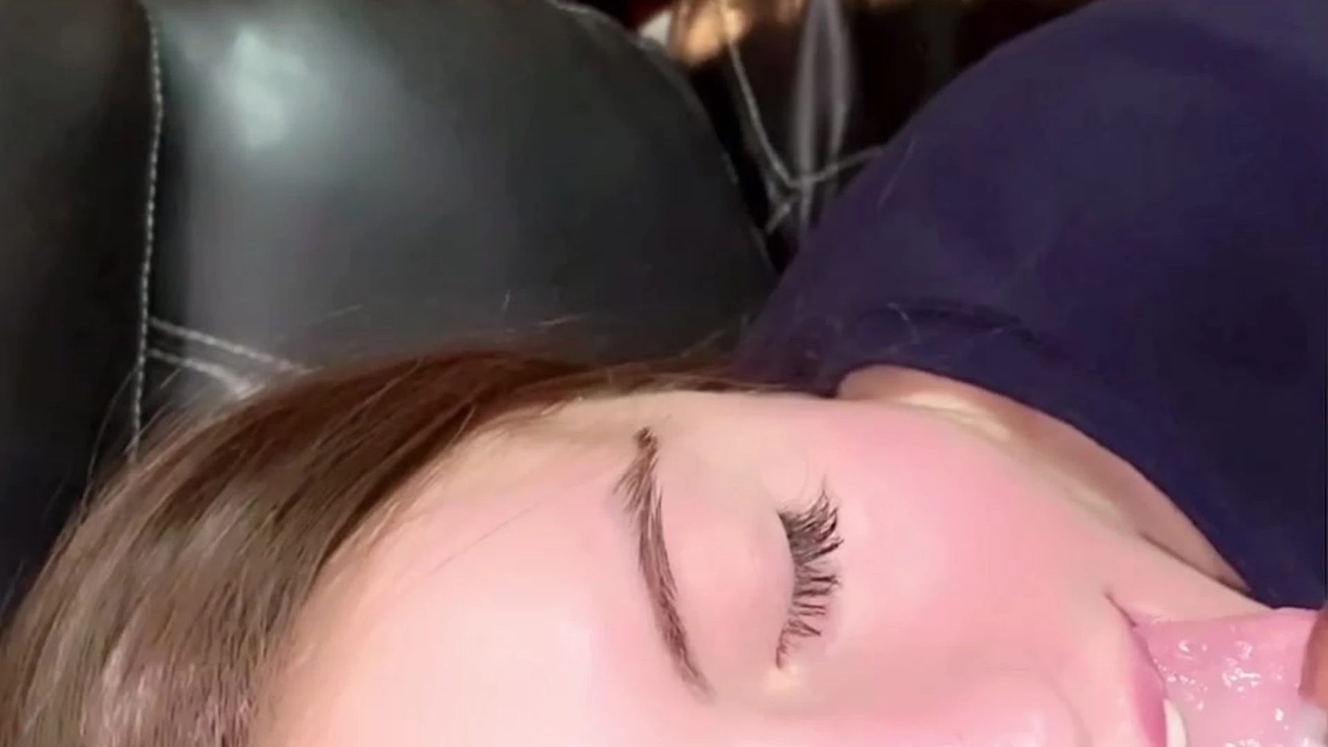 Confident  sucking Brunette Glitterati Leak
