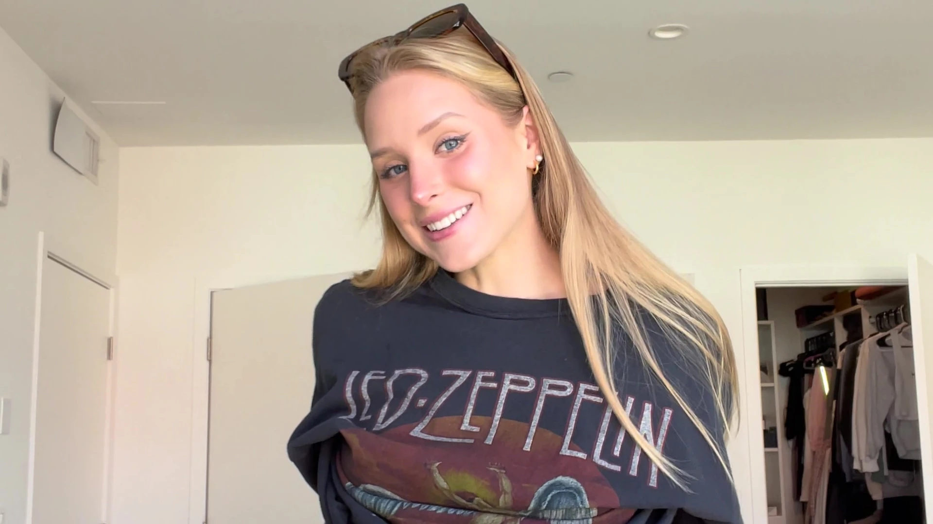 slutty bitch Small Tits Caroline Zalog leaked nudex PRIVATE