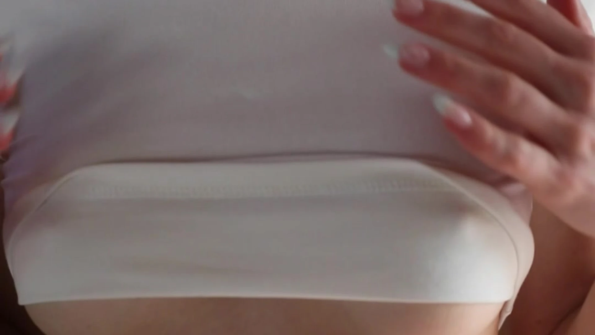 hotie Petite Caroline Zalog dildo