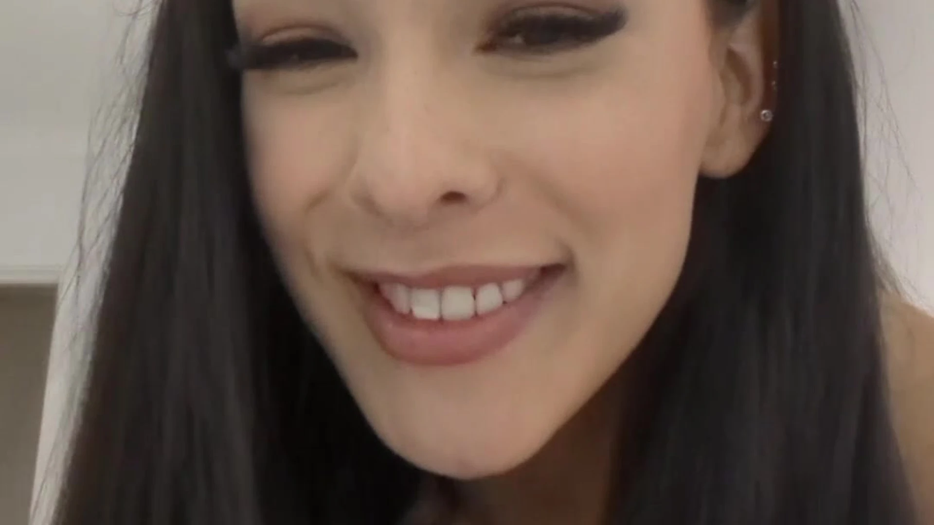 Sensational Dazzling Milf LeahGoesWilde boobs